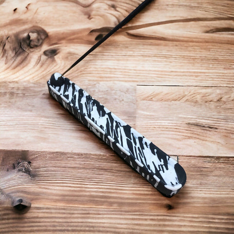 Eco Homeware Studio - Handmade Jesmonite incense holder - Black & White Splatter