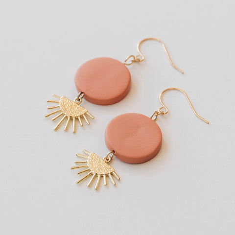 Pepper You Sunset Earrings in Peach