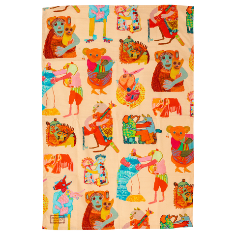 ARTHOUSE Unlimited - Hugging Animals Tea Towel
