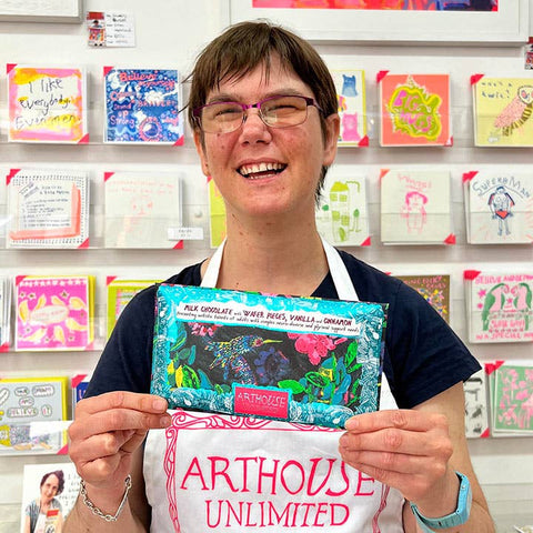 ARTHOUSE Unlimited - Milk Chocolate Bar With Wafer Pieces, Vanilla