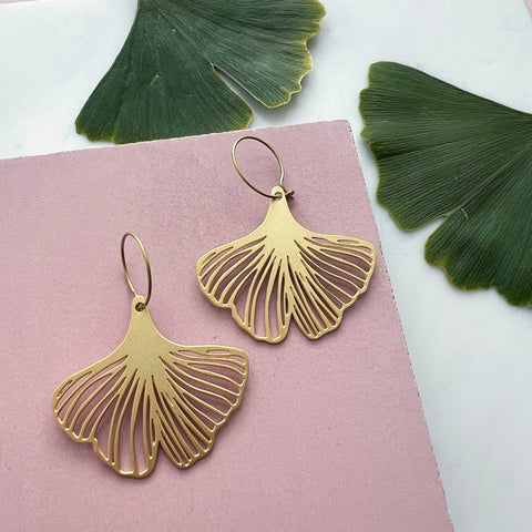 MicaPeet Gold Gingko Hoop Earrings 